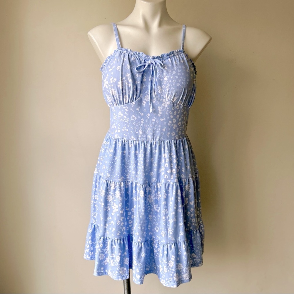 🌼 NO BOUNDARIES Ditsy Floral Tie-Front Tiered Babydoll Dress, Sky Blue XL 15-17 - Picture 3 of 6